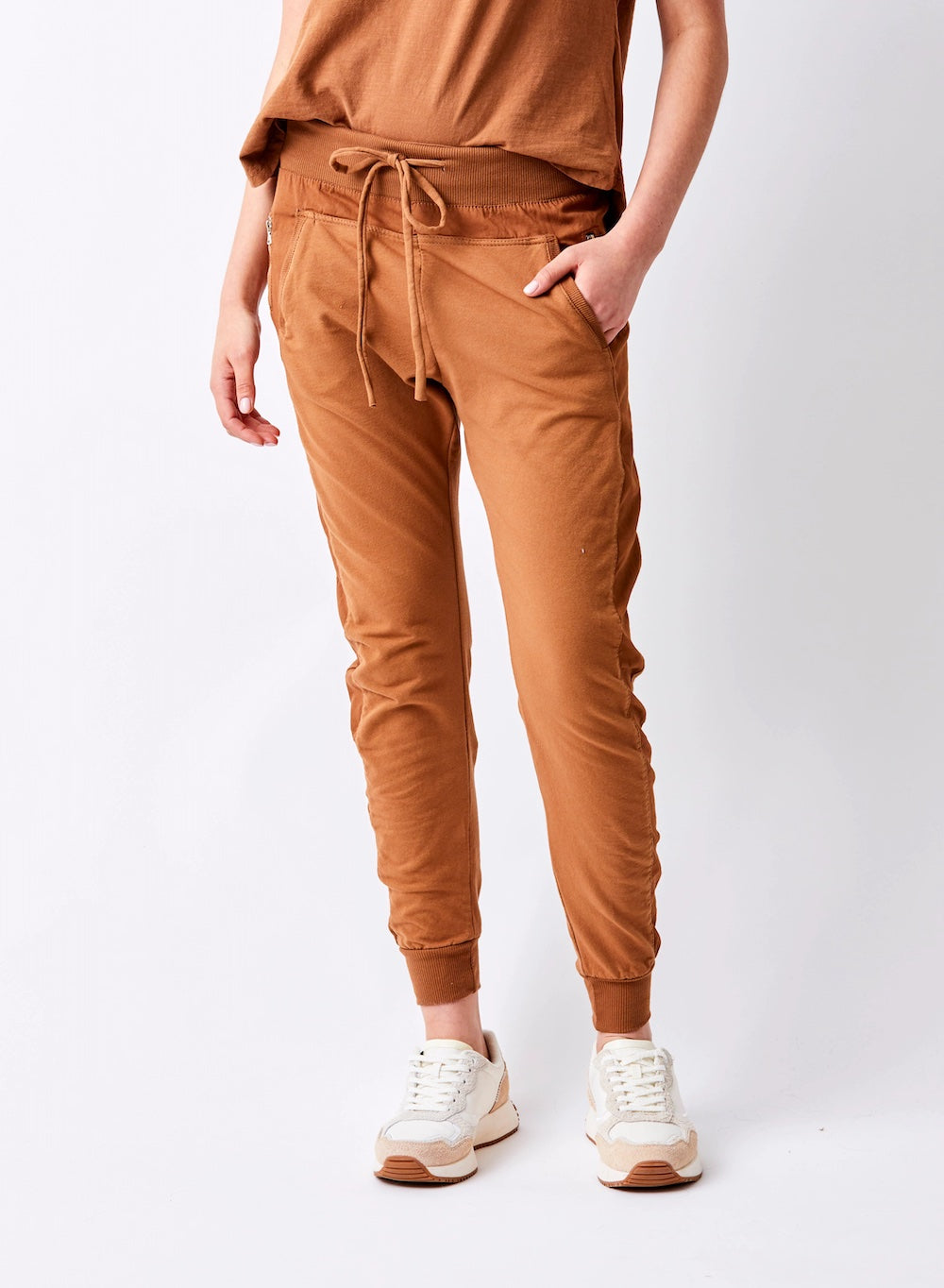 The Ultimate Jogger - Pecan