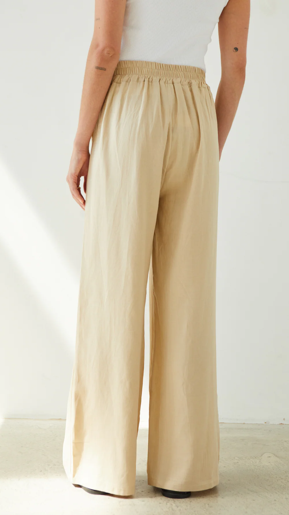 Charli - Alexis Linen Trousers | Sand, Made in Italy
