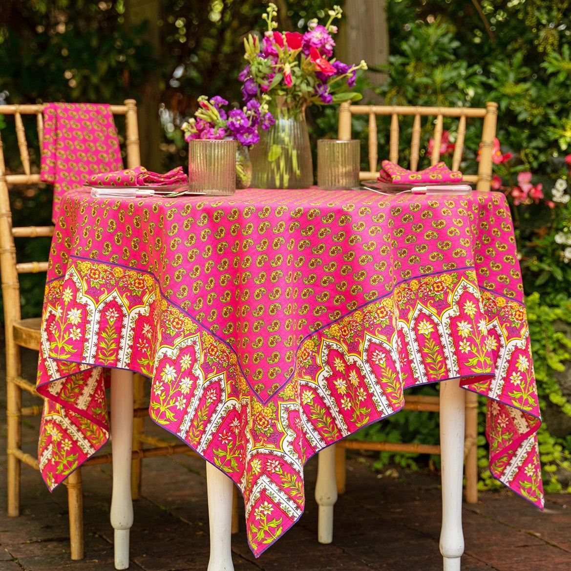 April Cornell - Cotton Tablecloth - Jamavar Magenta