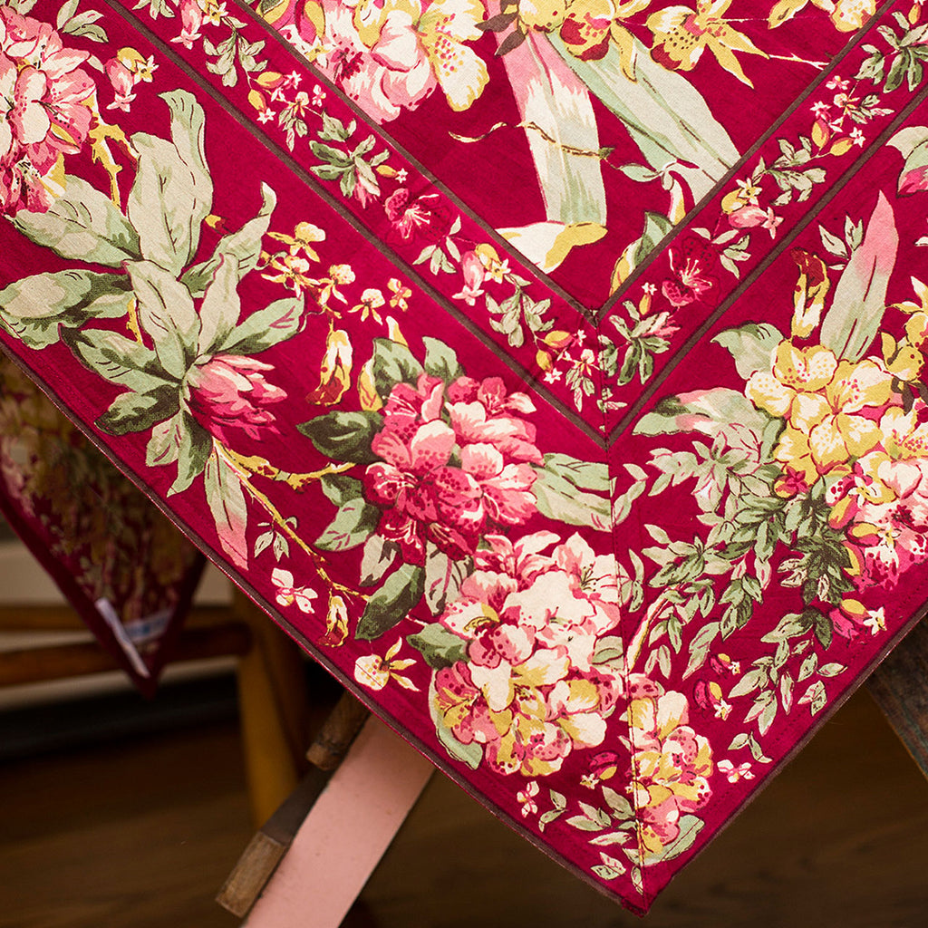 April Cornell - Cotton Tablecloth - Cranberry Hydrangea