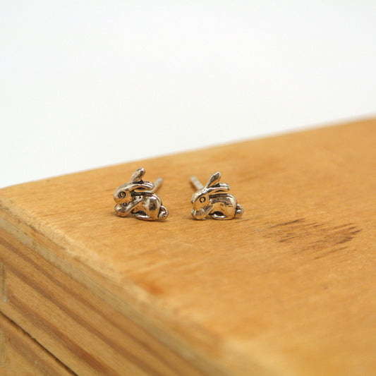 twang and pearl sterlin silver stud animals bunny