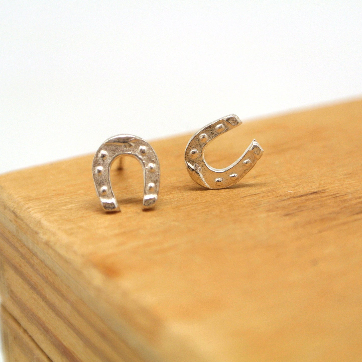 twang and pearl sterling studs hobbies horseshoe
