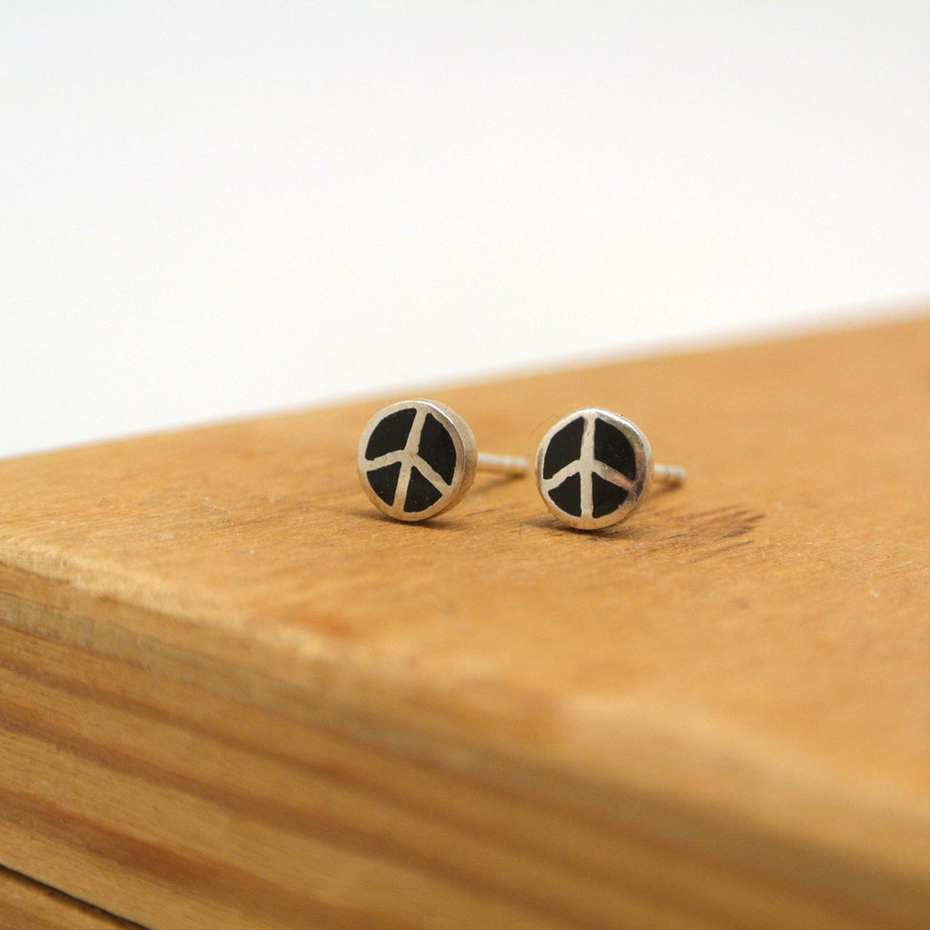 twang and pearl sterling silver studs peace onyx