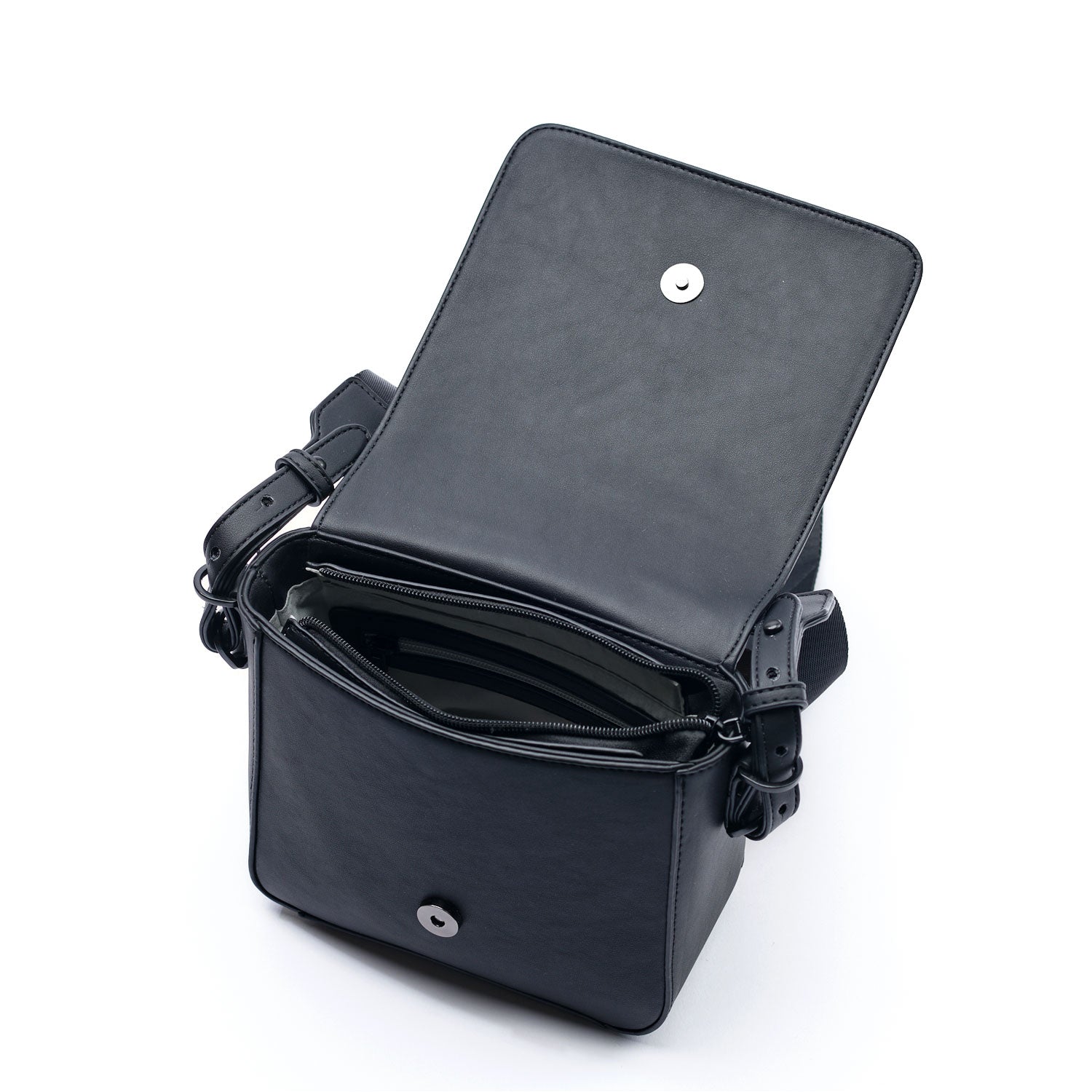 pixie mood vivian crossbody in black at twang and pearl