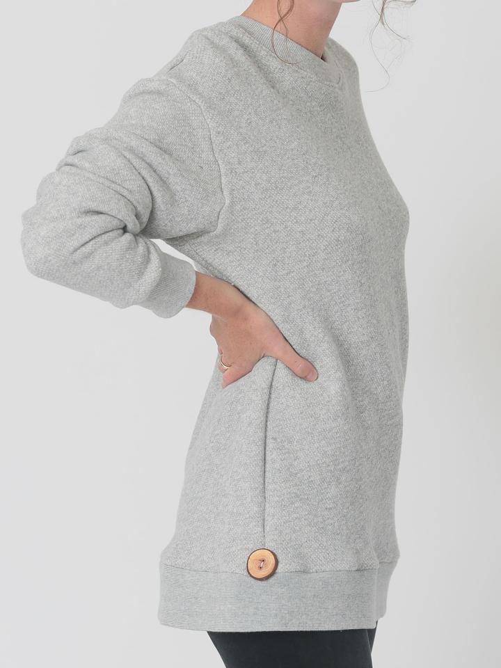 Qube Qrew Sweater Twang and Pearl | Grey