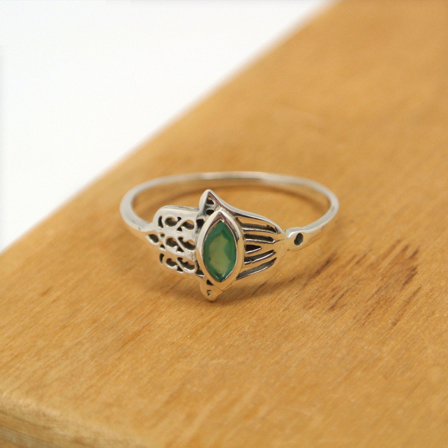 twang and pearl sterling hamsa ring green quartz