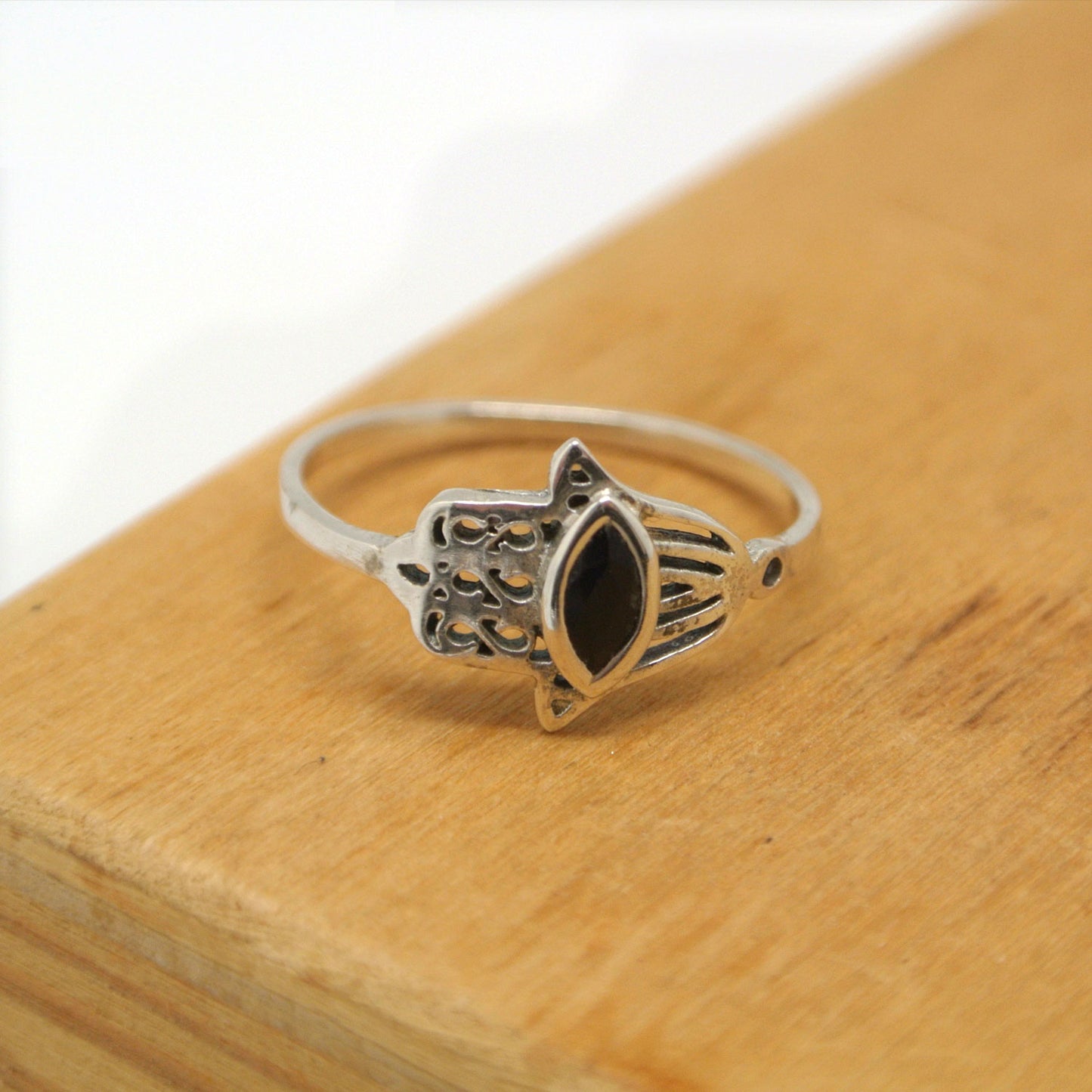 twang and pearl sterling hamsa ring onyx