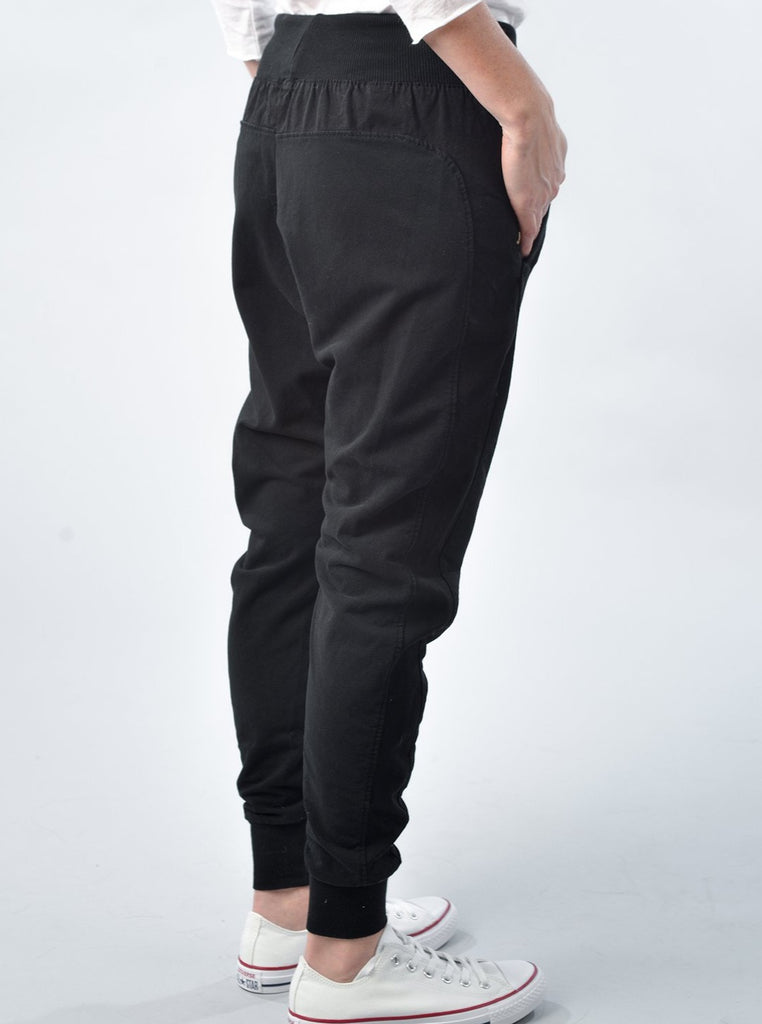 Suzy D Ultimate Joggers Cotton Joggers Made in Italy | Black