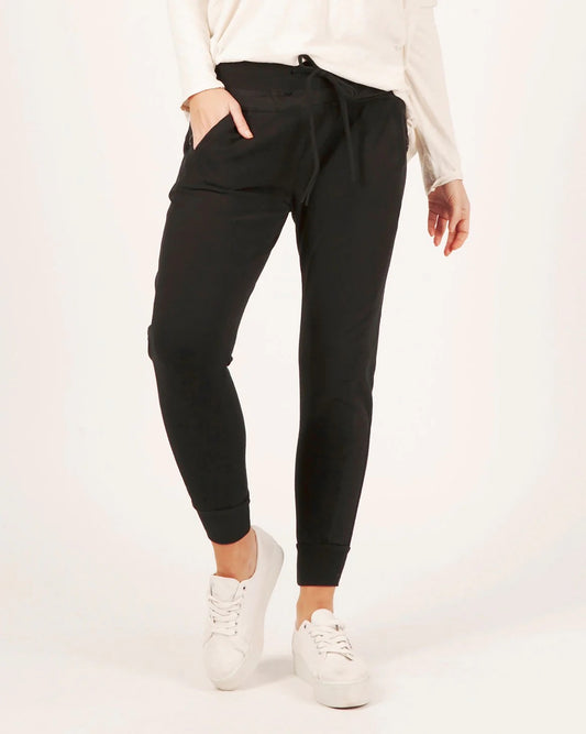 The Ultimate Jogger - Jet Black