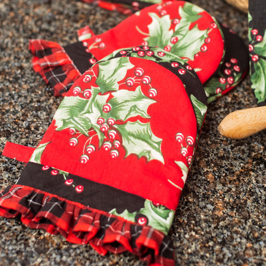 April Cornell Cotton Mini Oven Mitt Set | Holly Patchwork