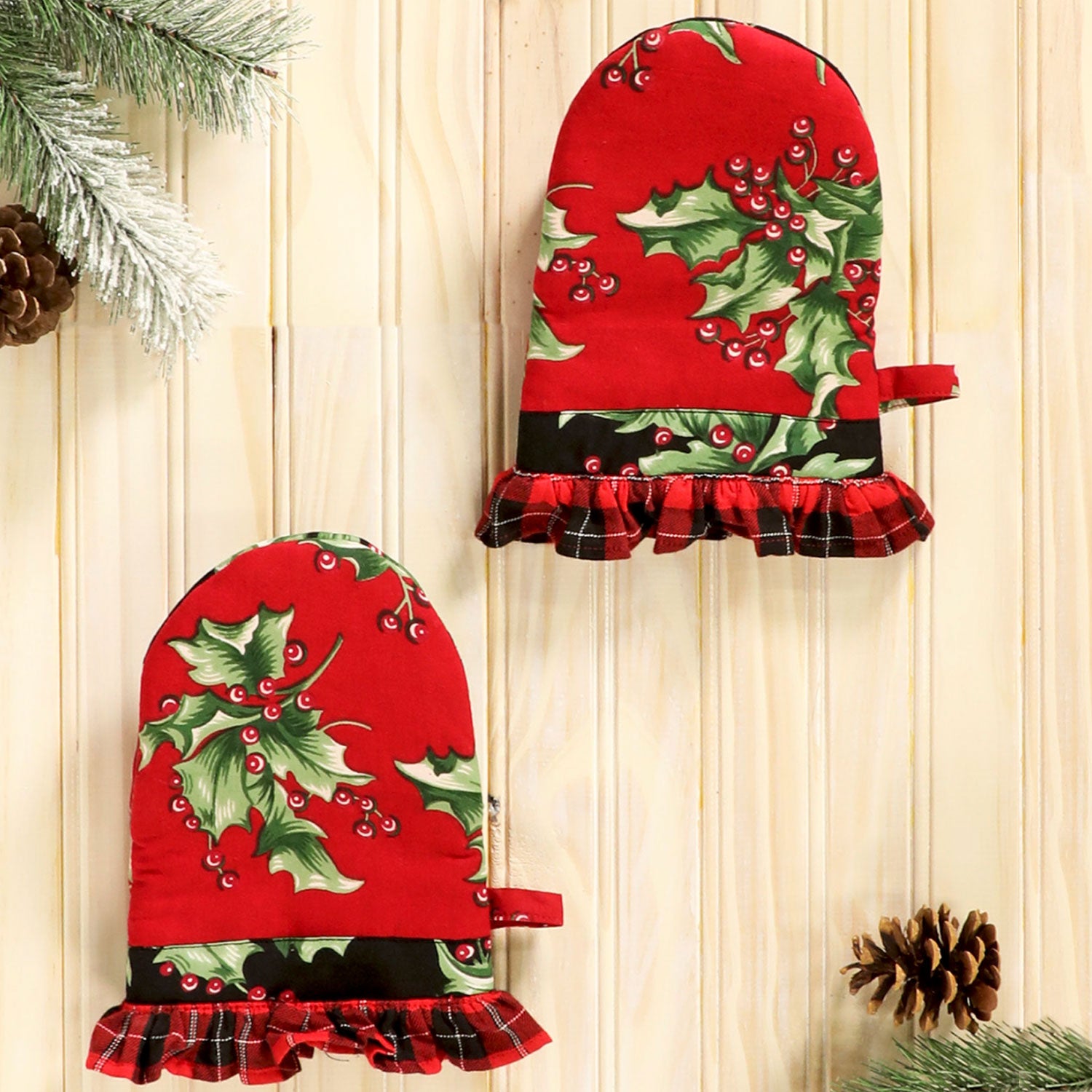 April Cornell Cotton Mini Oven Mitt Set | Holly Patchwork