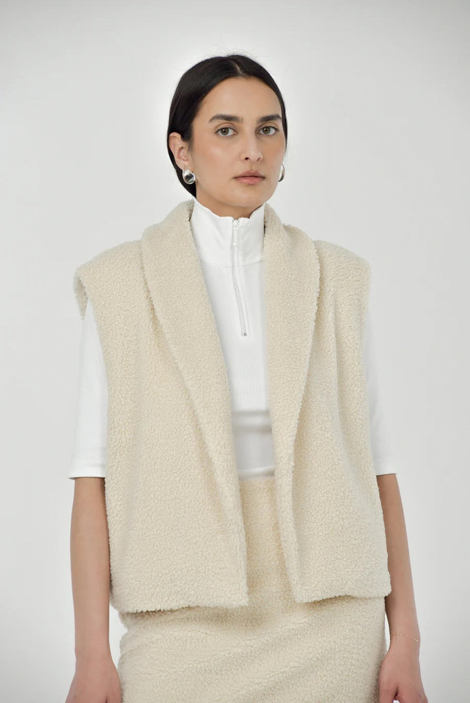 Paper Label Honey Vest | Oatmeal, Designed in Canada