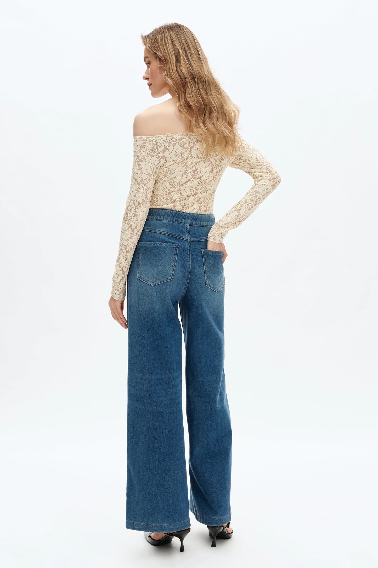 High Rise Wide Leg Jeans - Medium Blue