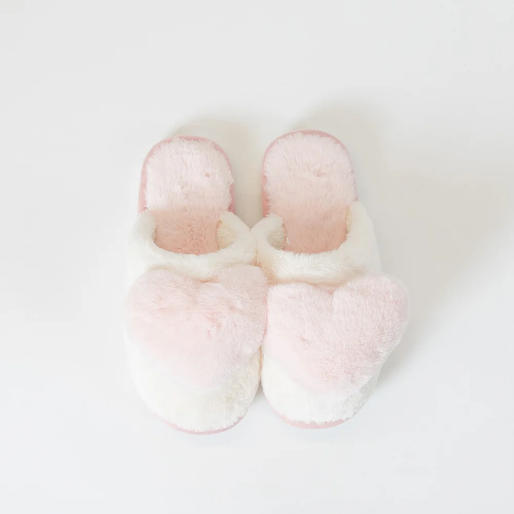 Lyla + Luxe | Fuzzy Heart Slides