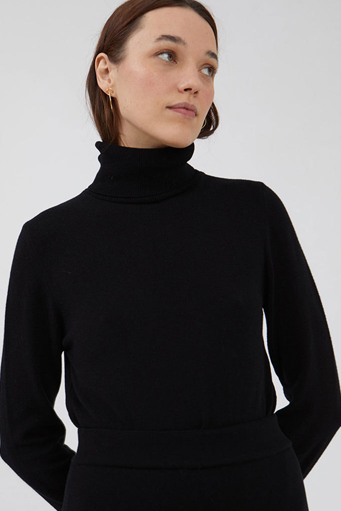 Mus & Bombon Aleara Turtleneck Sweater | Black, Made in Spain