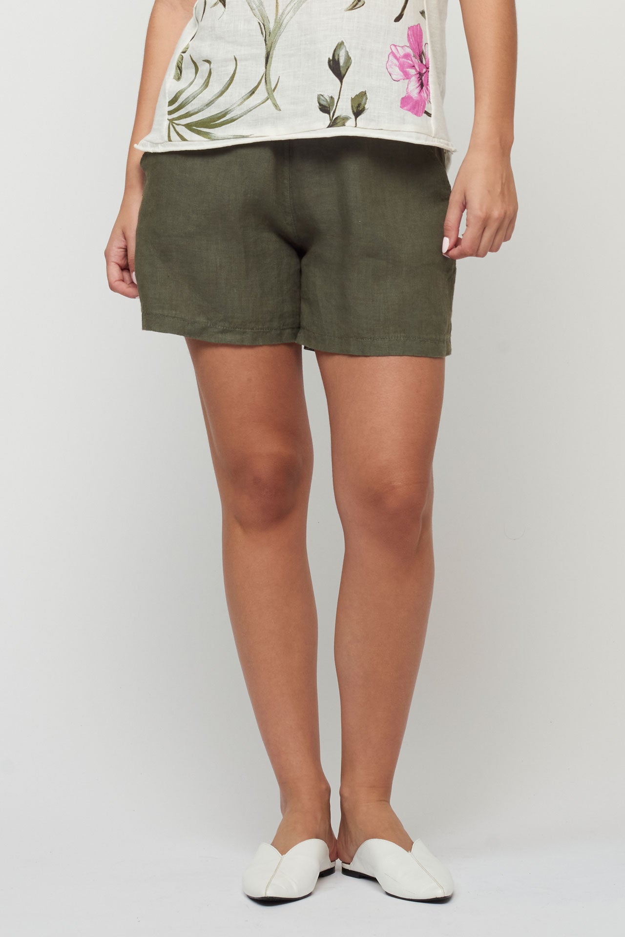 Pistache Loose Linen Short, Grape Leaf | Made in Italy