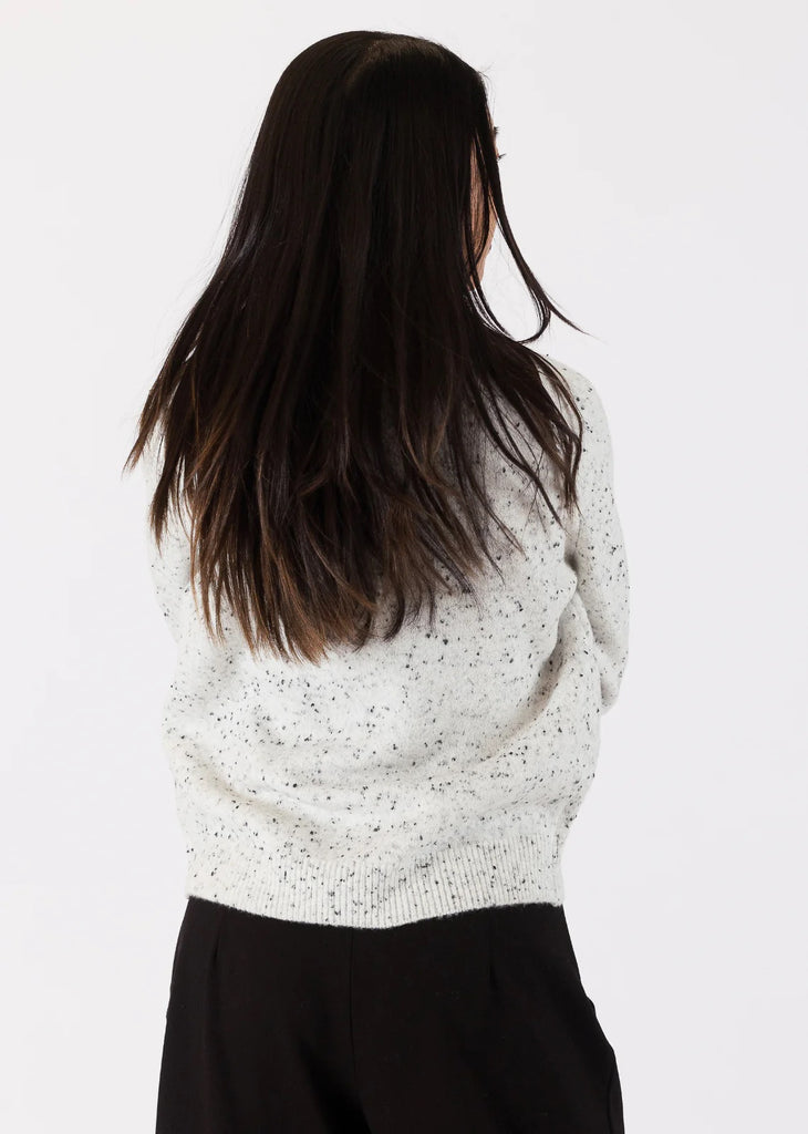 Lyla + Luxe Emely Crewneck Sweater | White Fleck