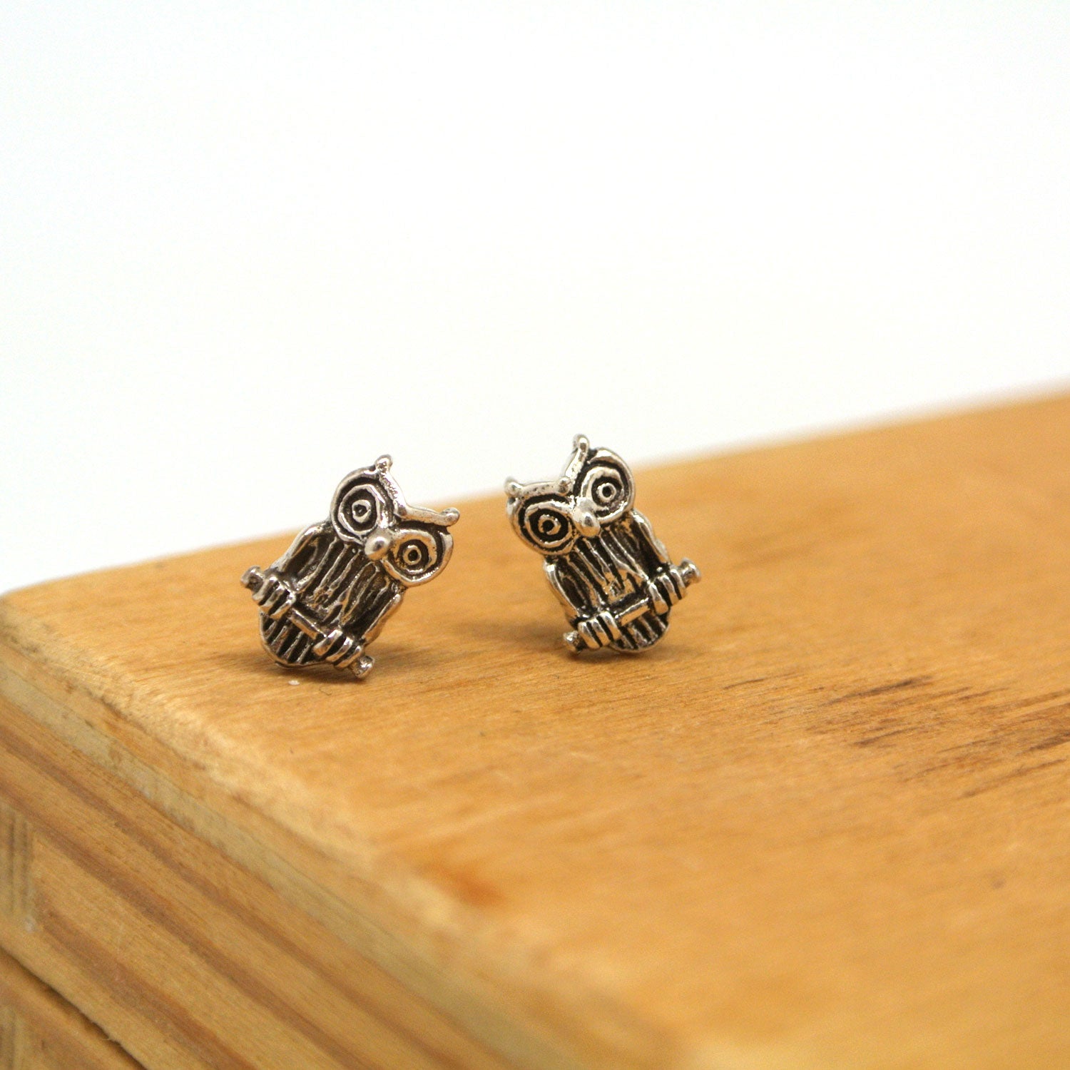 twang and pearl sterlin silver stud animals owl