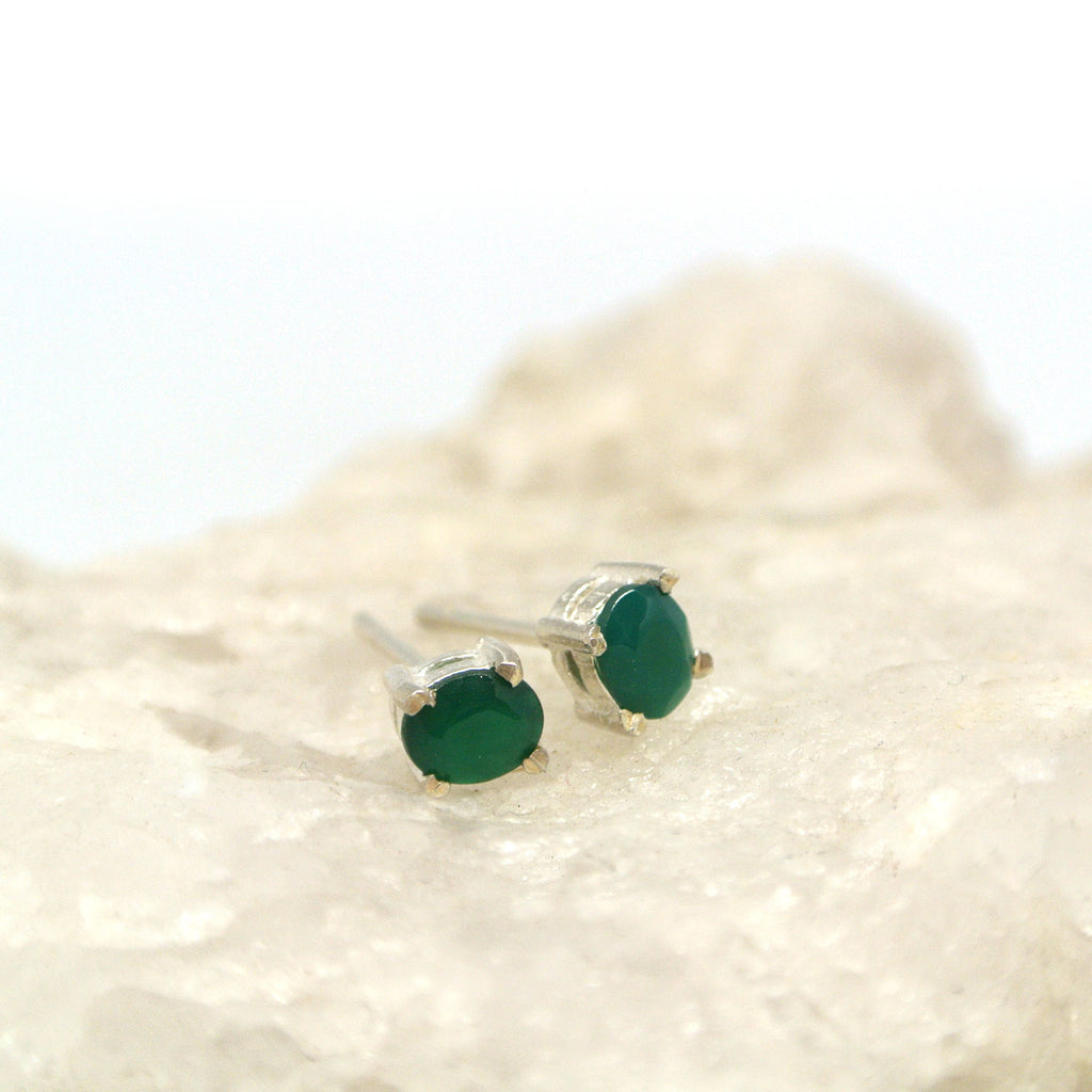 twang and pearl gem stone studs small green quartz
