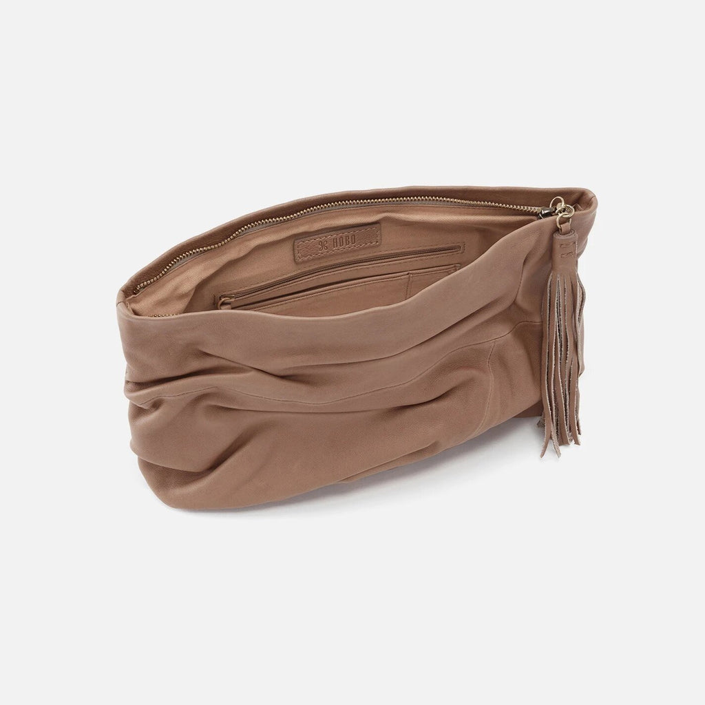 Hobo Clutch Brave Taupe | Soft Hide Leather