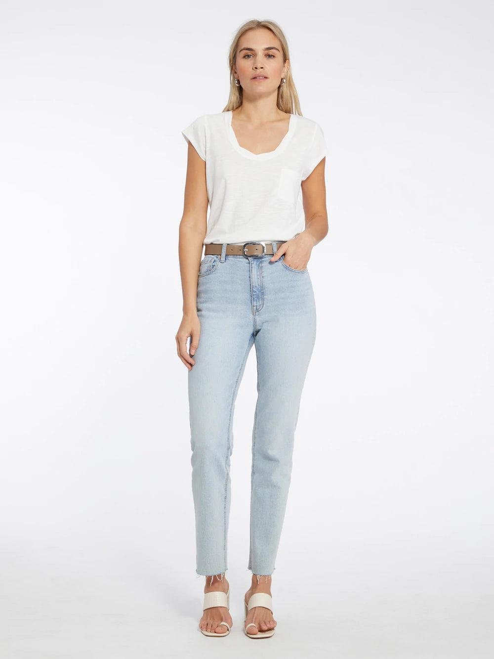 Sanctuary Traveler Twist Tee White | Designed in the USA