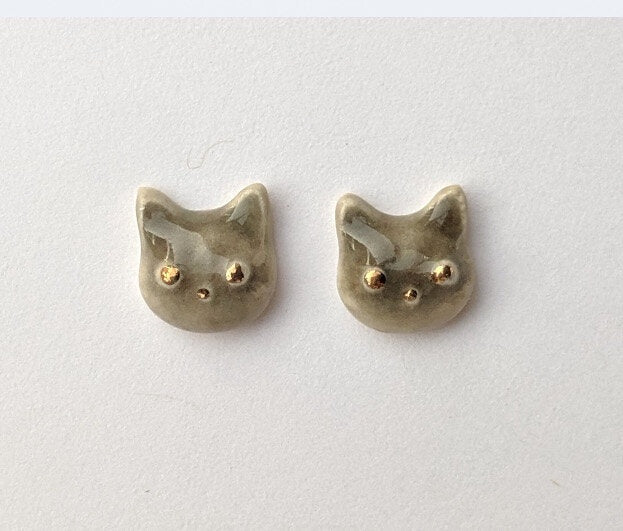 Slade Goods Kitty Stud Earrings | Grey