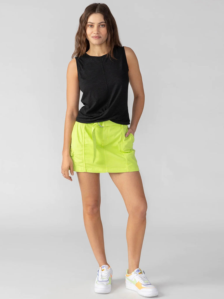 Sanctuary Traveler Twist Tee Black | Designed in the USA